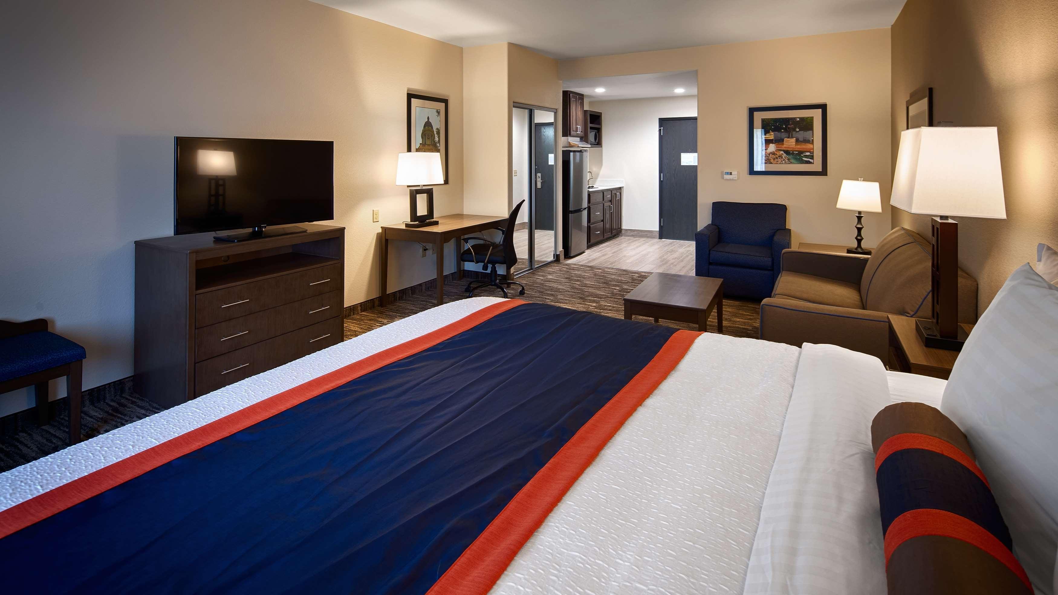 Best Western Plus Ardmore Inn & Suites Exterior photo