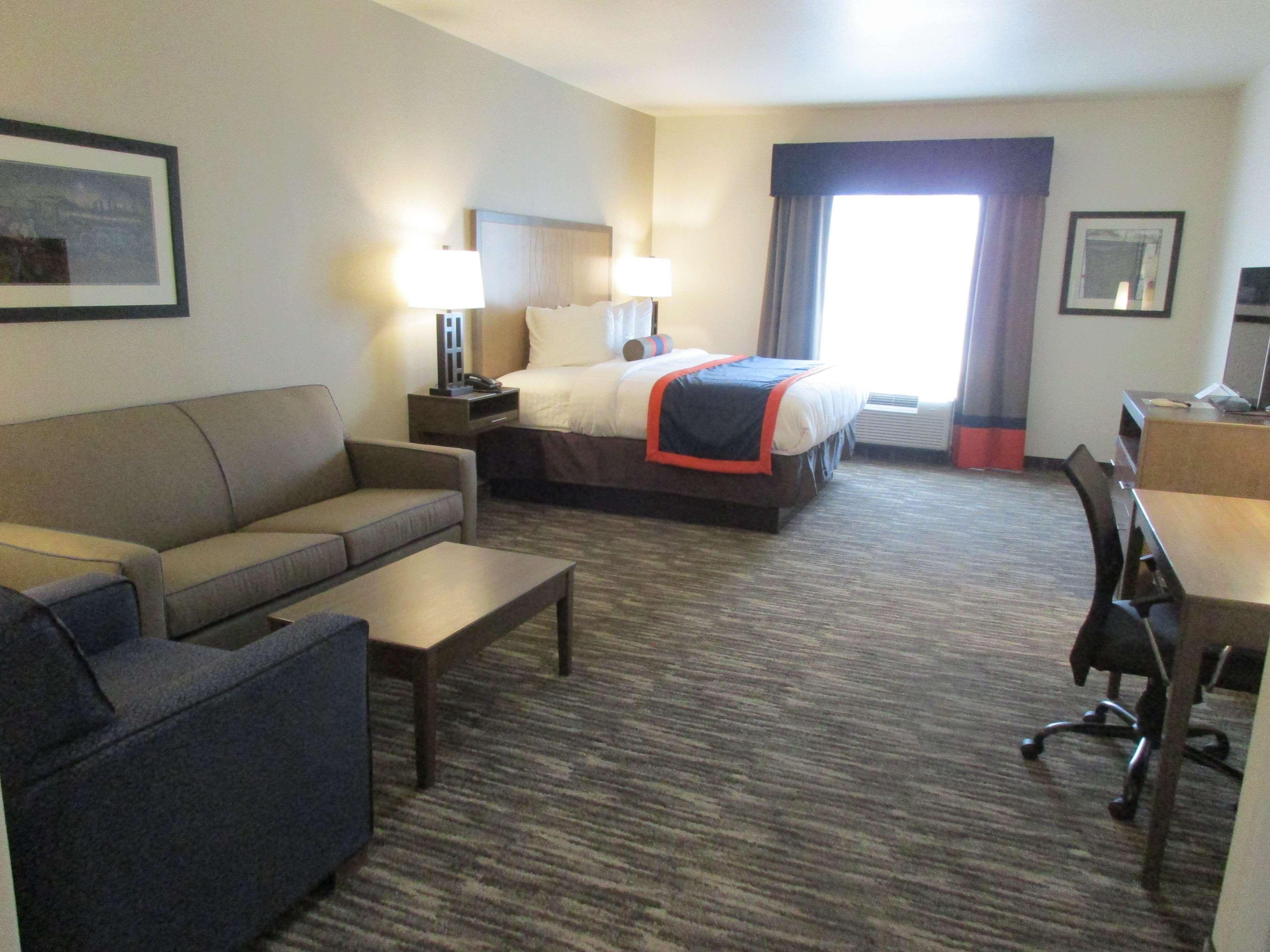 Best Western Plus Ardmore Inn & Suites Exterior photo