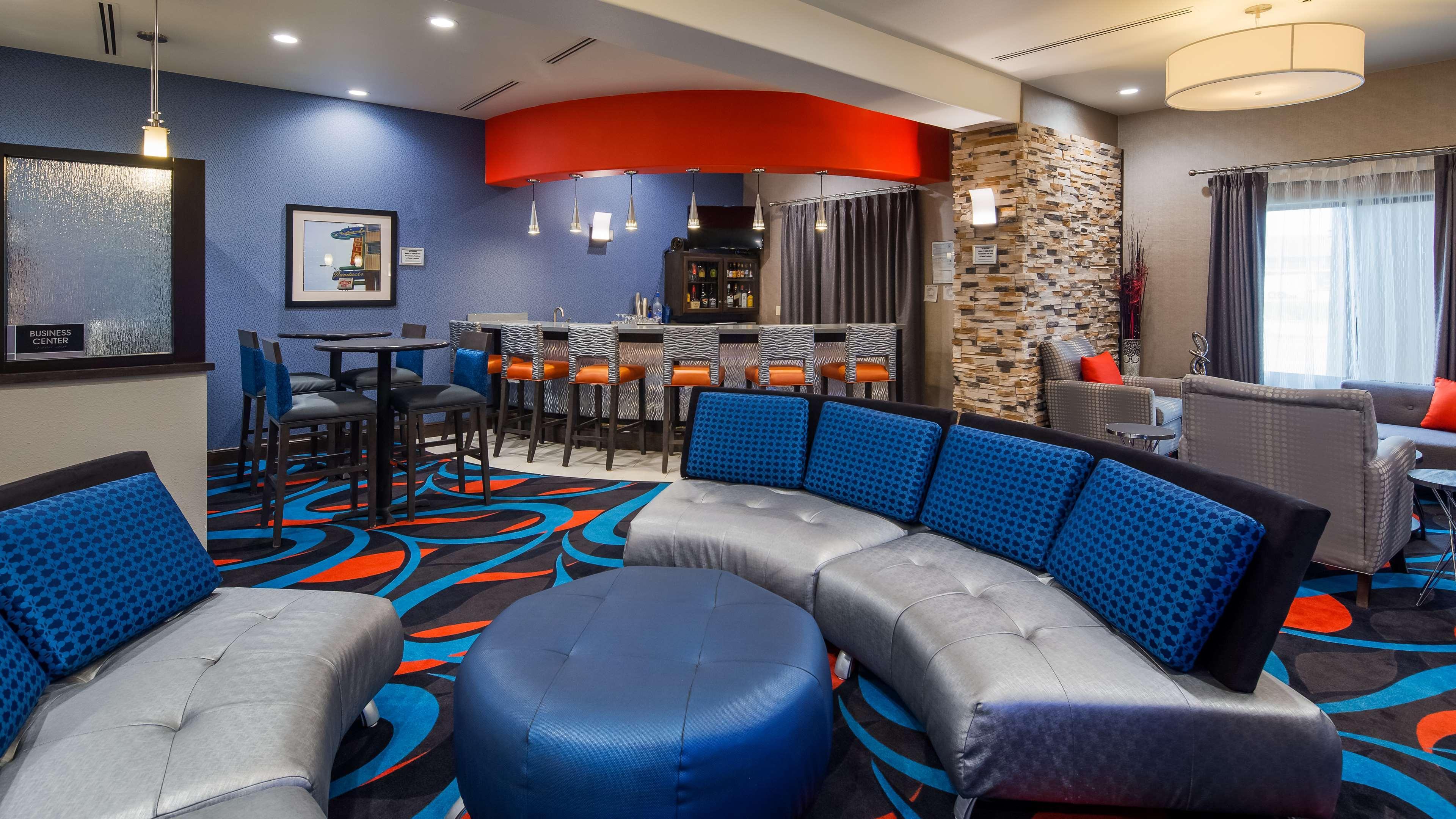 Best Western Plus Ardmore Inn & Suites Exterior photo