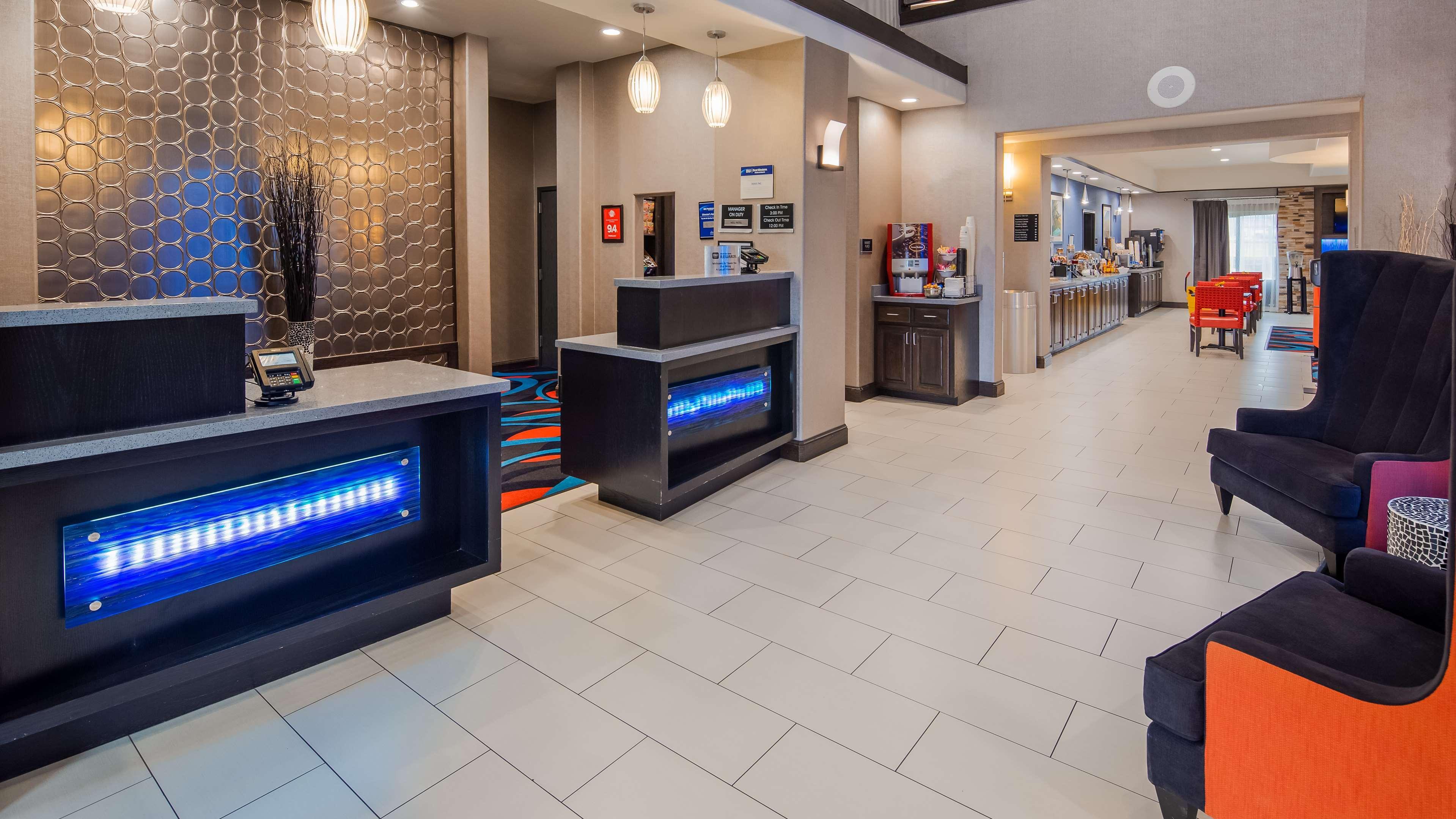 Best Western Plus Ardmore Inn & Suites Exterior photo
