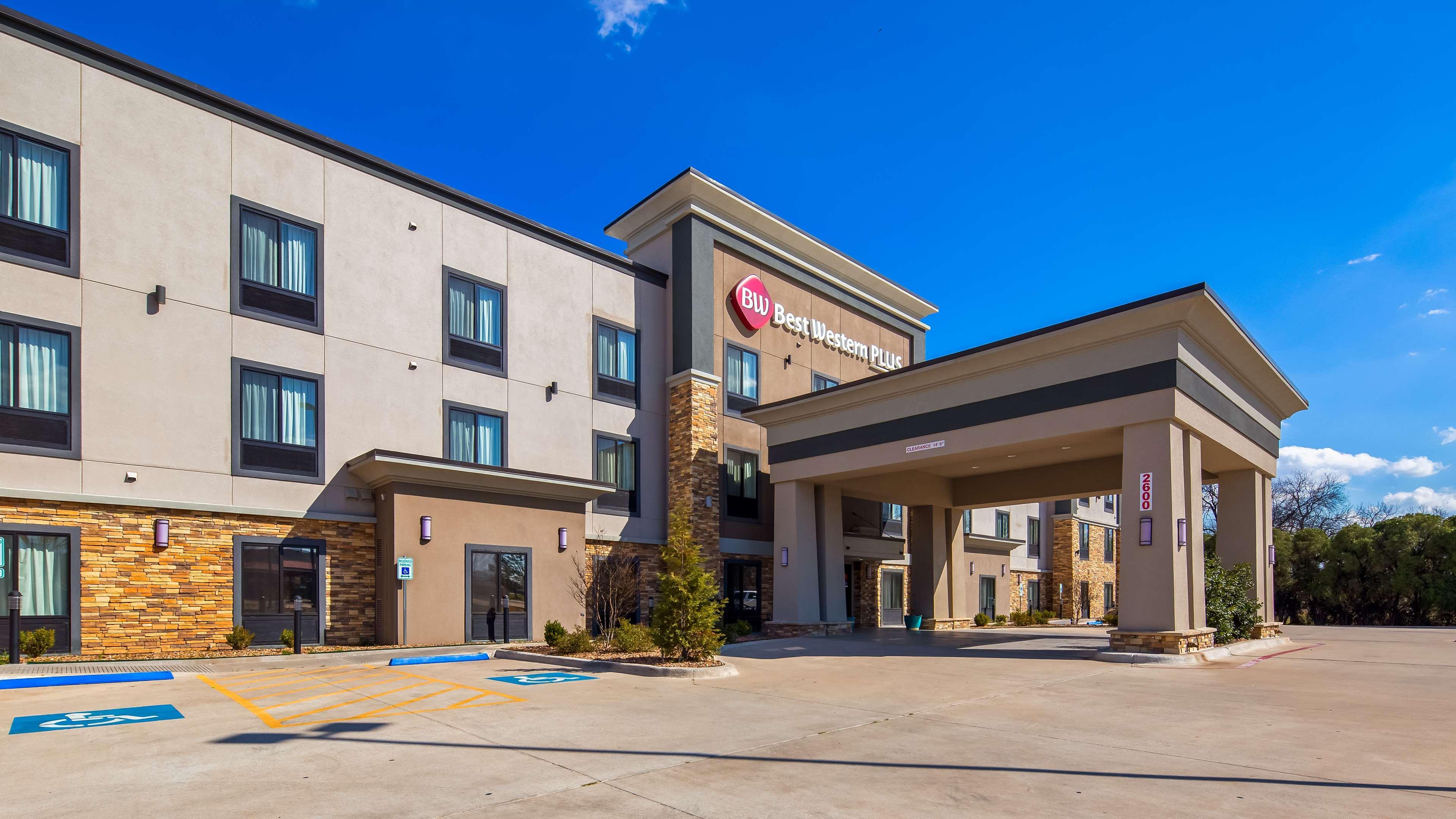Best Western Plus Ardmore Inn & Suites Exterior photo